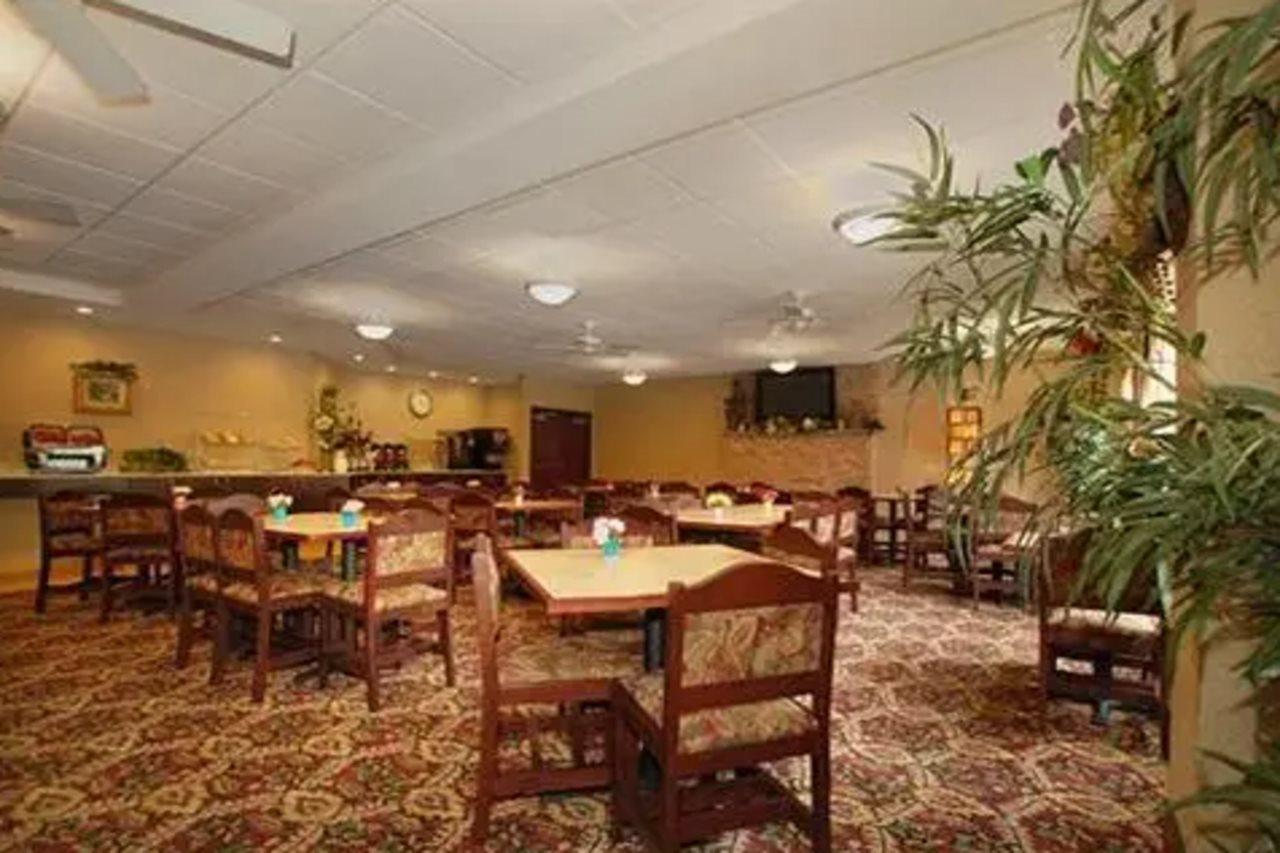 Comfort Suites Lake George - Queensbury ภายนอก รูปภาพ