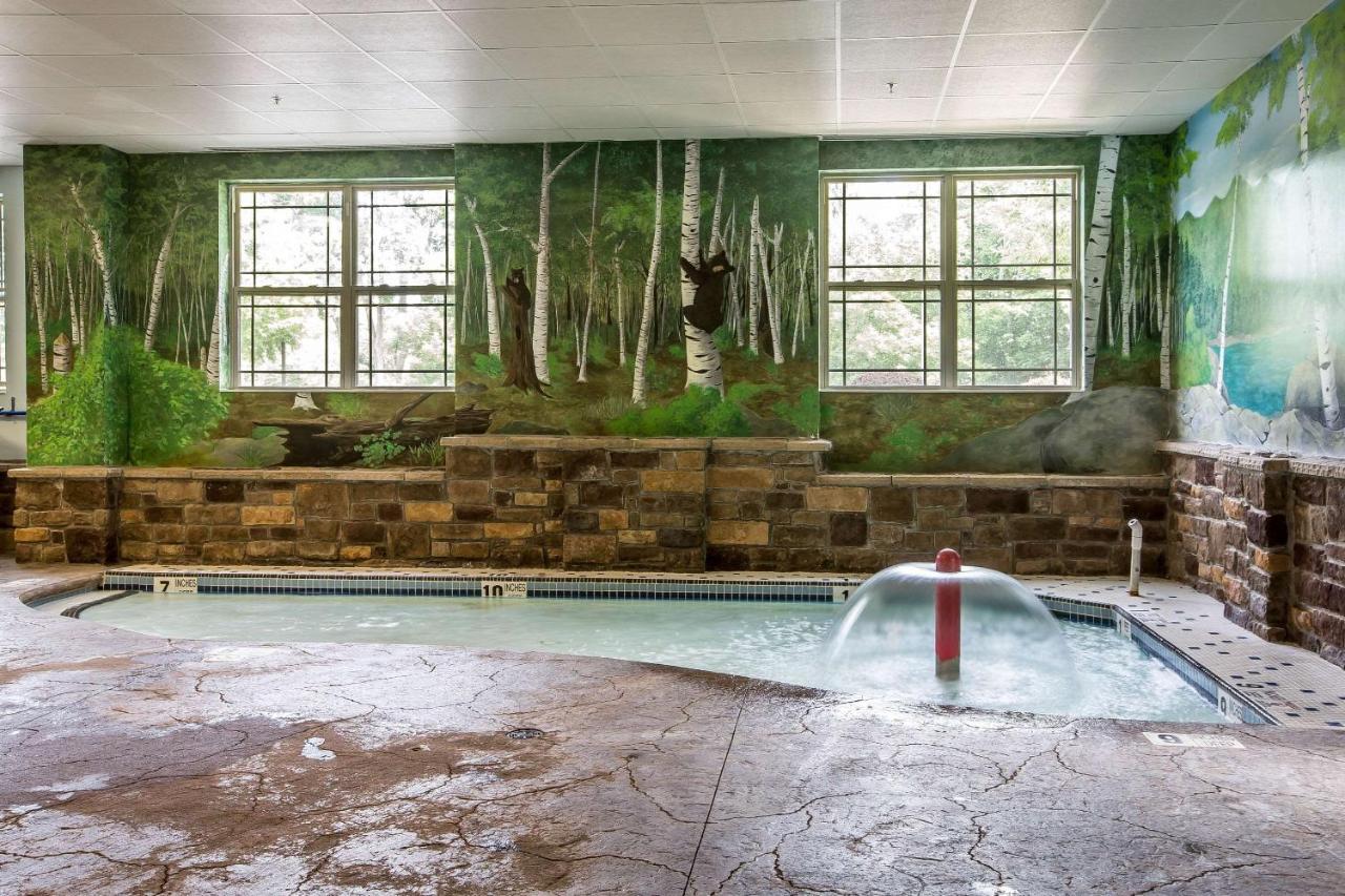 Comfort Suites Lake George - Queensbury ภายนอก รูปภาพ