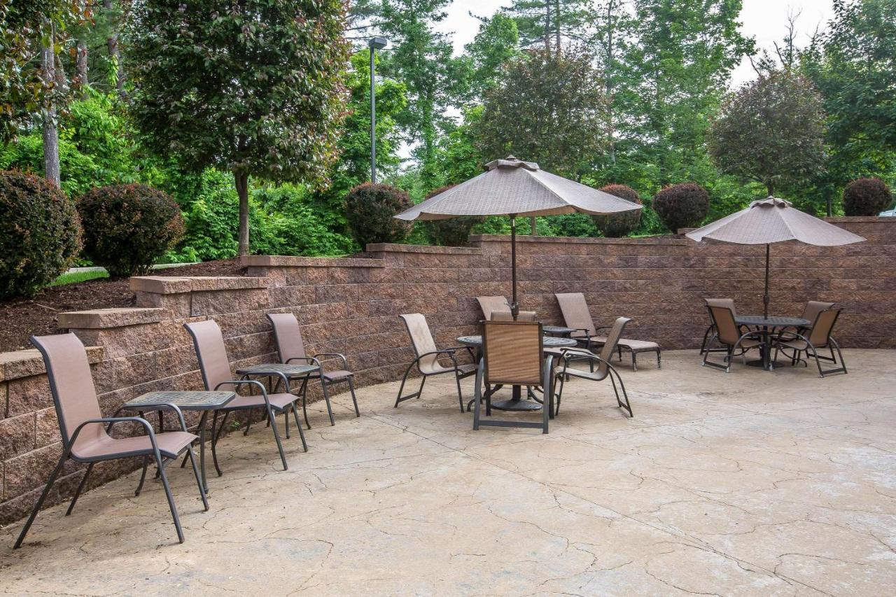 Comfort Suites Lake George - Queensbury ภายนอก รูปภาพ